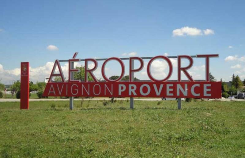 Transfert aéroport en véhicules de luxe  Avignon-Provence