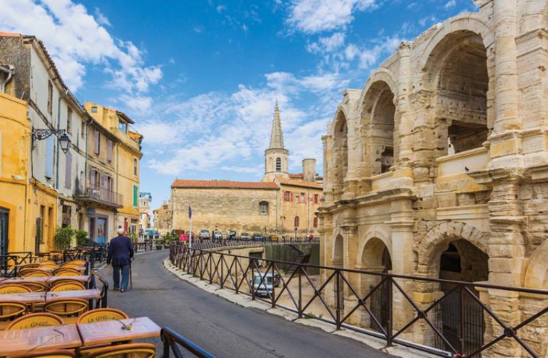 Faire une excursion en voiture privé à Arles